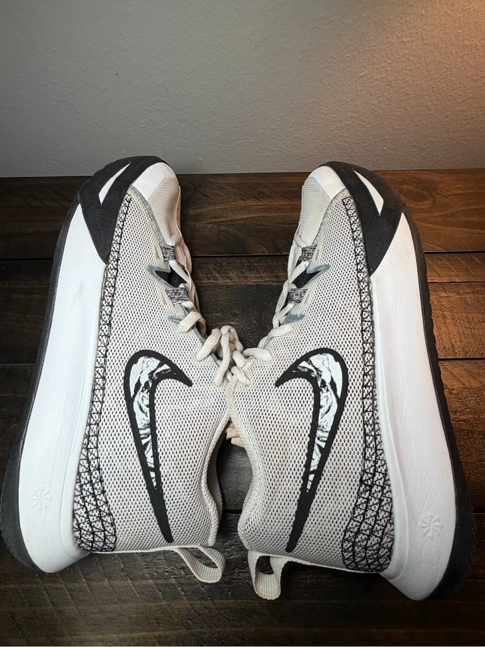 Kids Nike Kyrie Flytrap 6 GS 'White Black'.